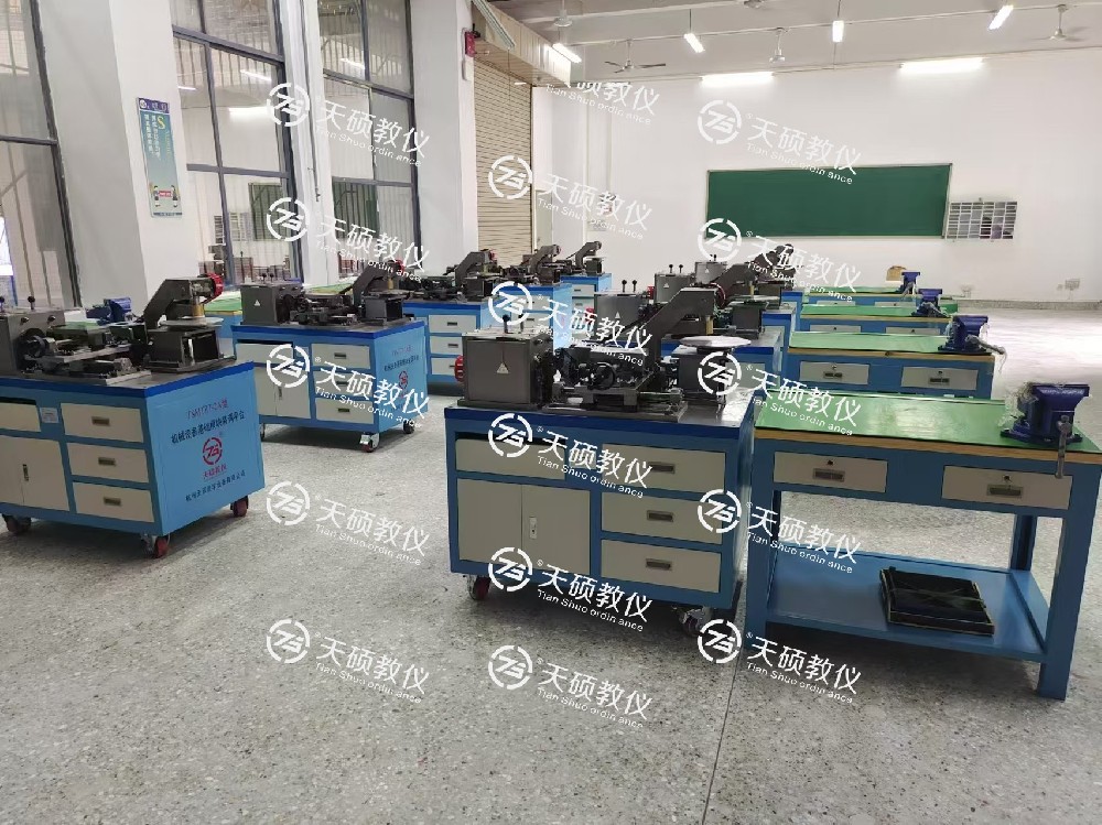 廣東省技師學(xué)院機(jī)械設(shè)備裝備與自動(dòng)控制專業(yè)建設(shè)項(xiàng)目順利安裝、調(diào)試、驗(yàn)收通過(guò)！